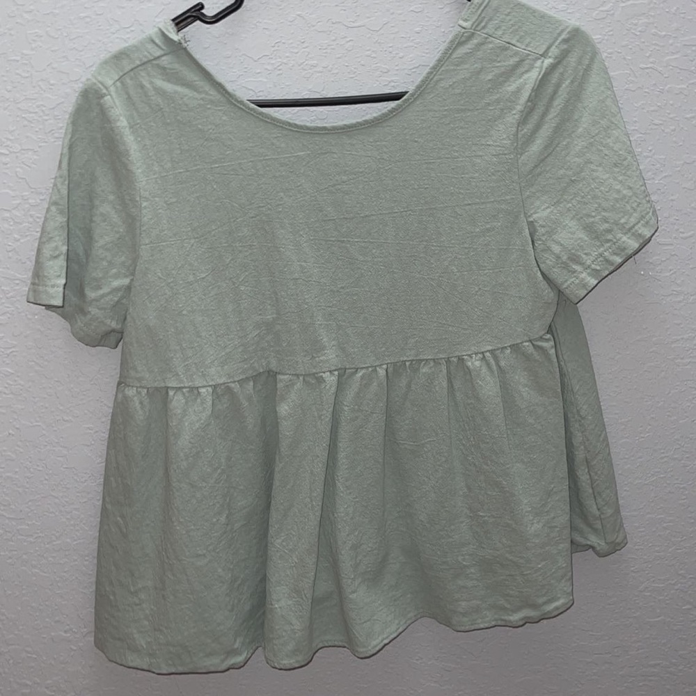 Green short sleeve shirt